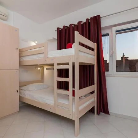Free Bird - Bed In Seven Bed Mixed 1 Dubrownik