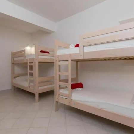 Free Bird - Bed In Seven Bed Mixed 1 * Dubrownik