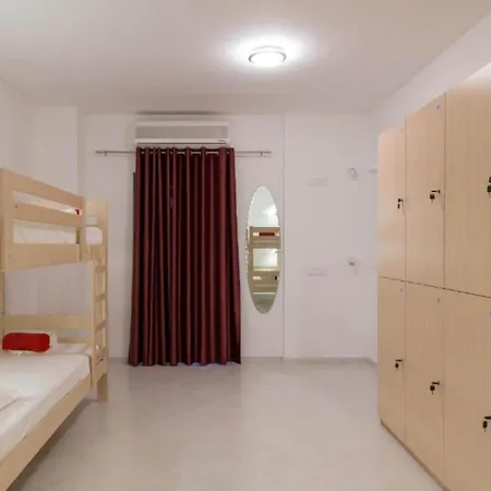 Free Bird - Bed In Seven Bed Mixed 1