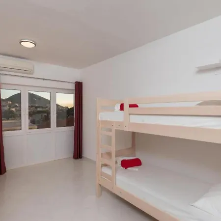 Free Bird - Bed In Seven Bed Mixed 1 Dubrovnik