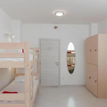 Free Bird - Bed In Seven Bed Mixed 1 Holiday home *